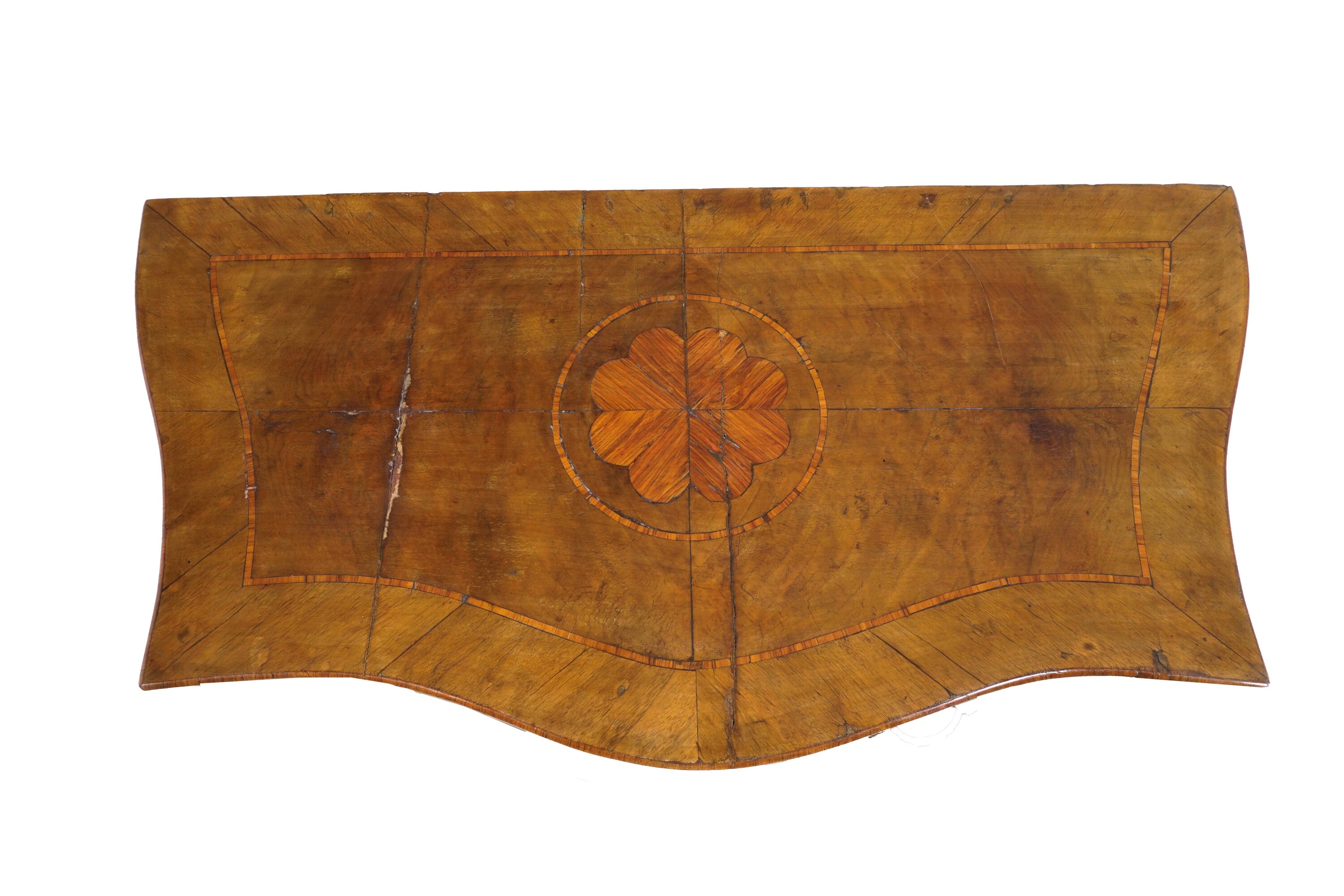Cassettone in stile lastronato ed intarsiato, cm 96x49x85