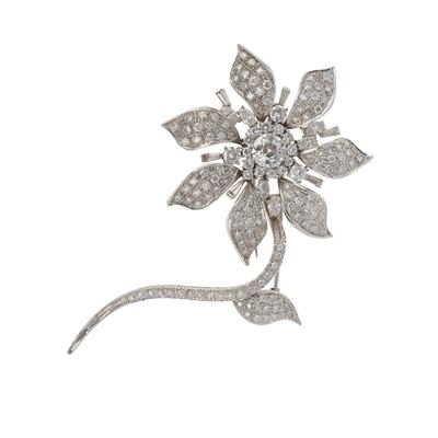 Spilla a soggetto floreale con diamante centrale di ct 1.60 e diamanti taglio brillante, tepper e...