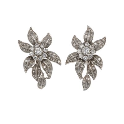 Orecchini in oro bianco 750/1000 con diamanti taglio brillante e huit-huit