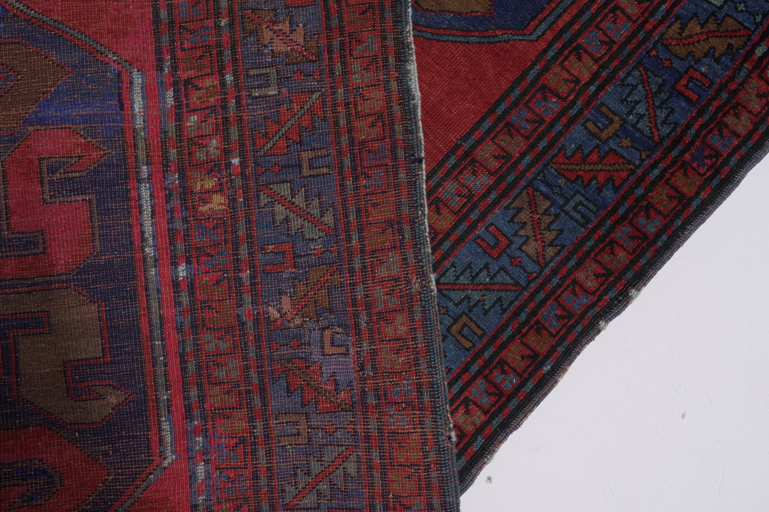 Tappeto Chondoresk, Caucaso, inizio XX secolo, 246x142 cm