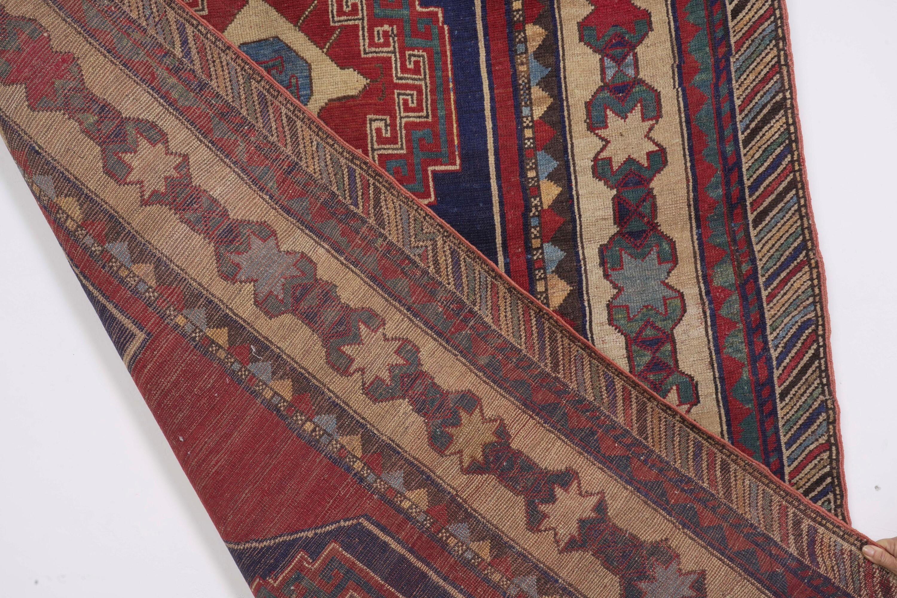 Tappeto Kazak, Caucaso, fine XIX - inizio XX secolo, dimensioni 239x149 cm