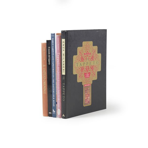 Lotto di cinque libri su tessuti e tappeti