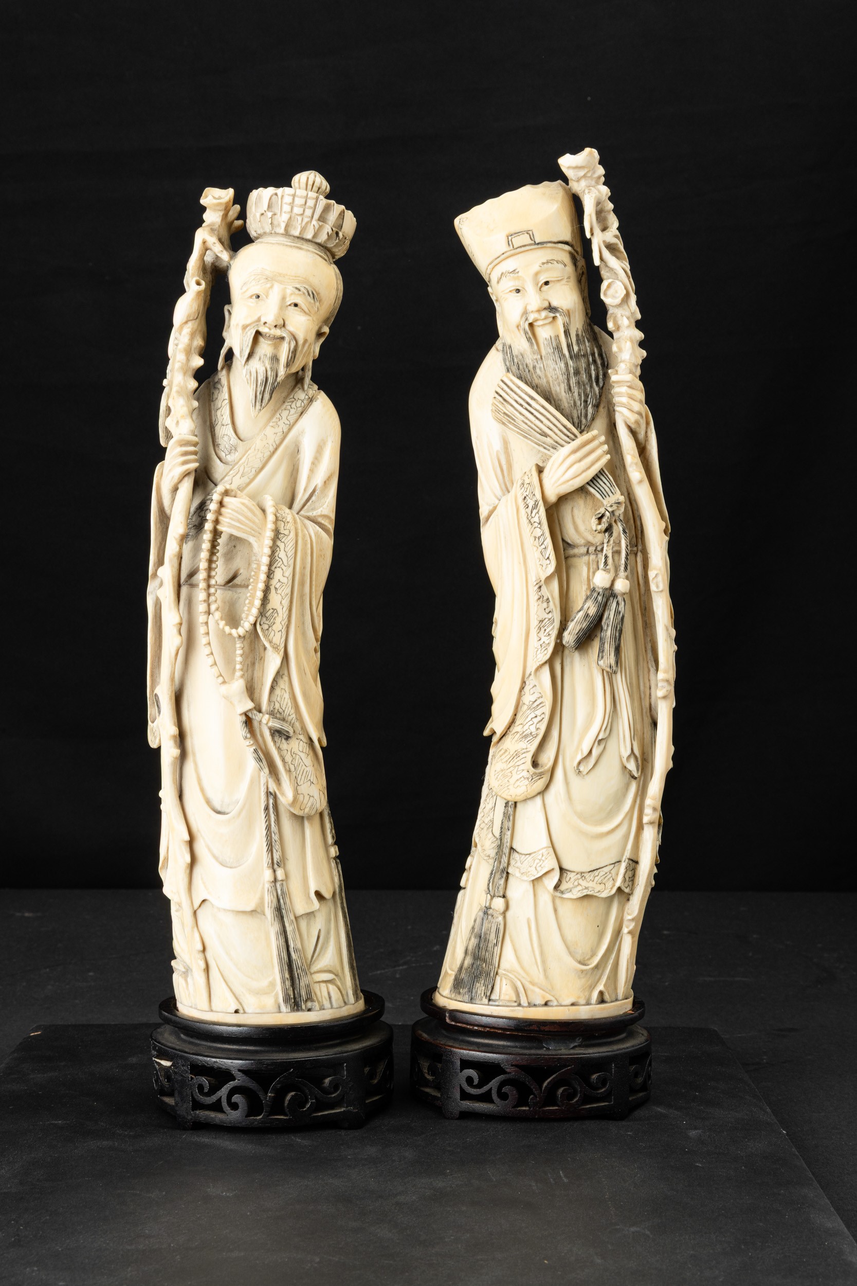 Cina, Figure di saggio e dignitario, sculture in avorio (Dinastia Qing, XIX secolo)