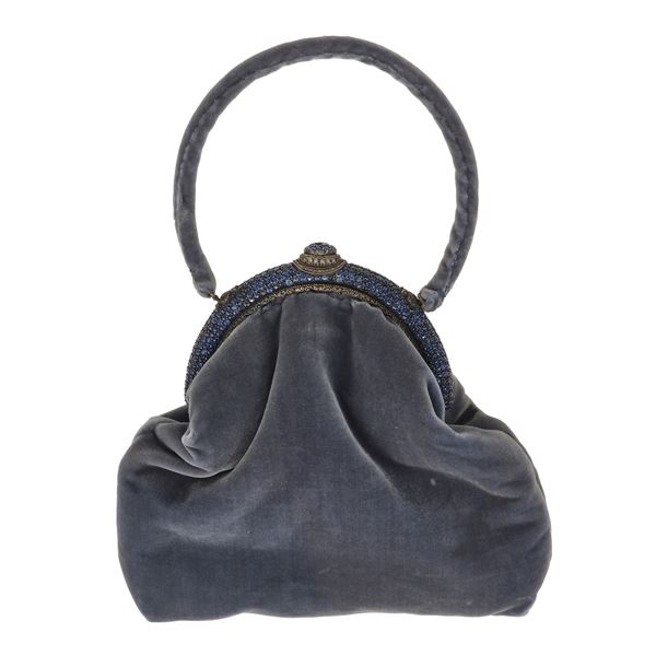 M. Buccellati. Borsetta da sera in velluto con pavè di zaffiri