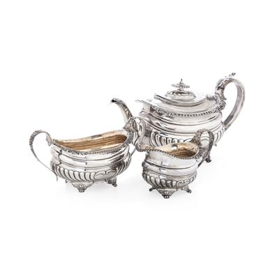 Teiera, Lattiera e Zuccheriera. Londra 1778. Argentiere R P Entro Rettangolo (non Identificato)