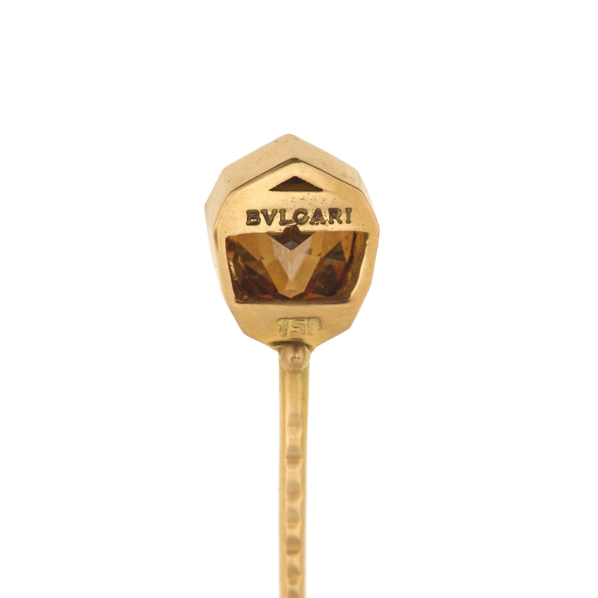 Bulgari, Spillone con diamante fancy brown, oro giallo 750/1000