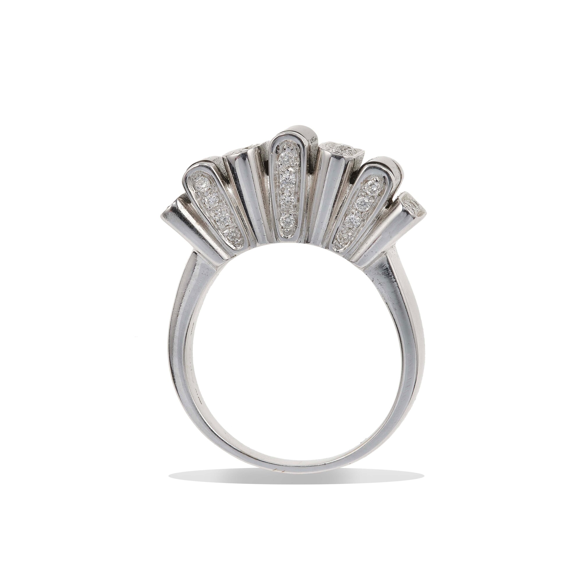 Asprey, Anello in oro bianco 750/1000 con inserti in onice e diamanti