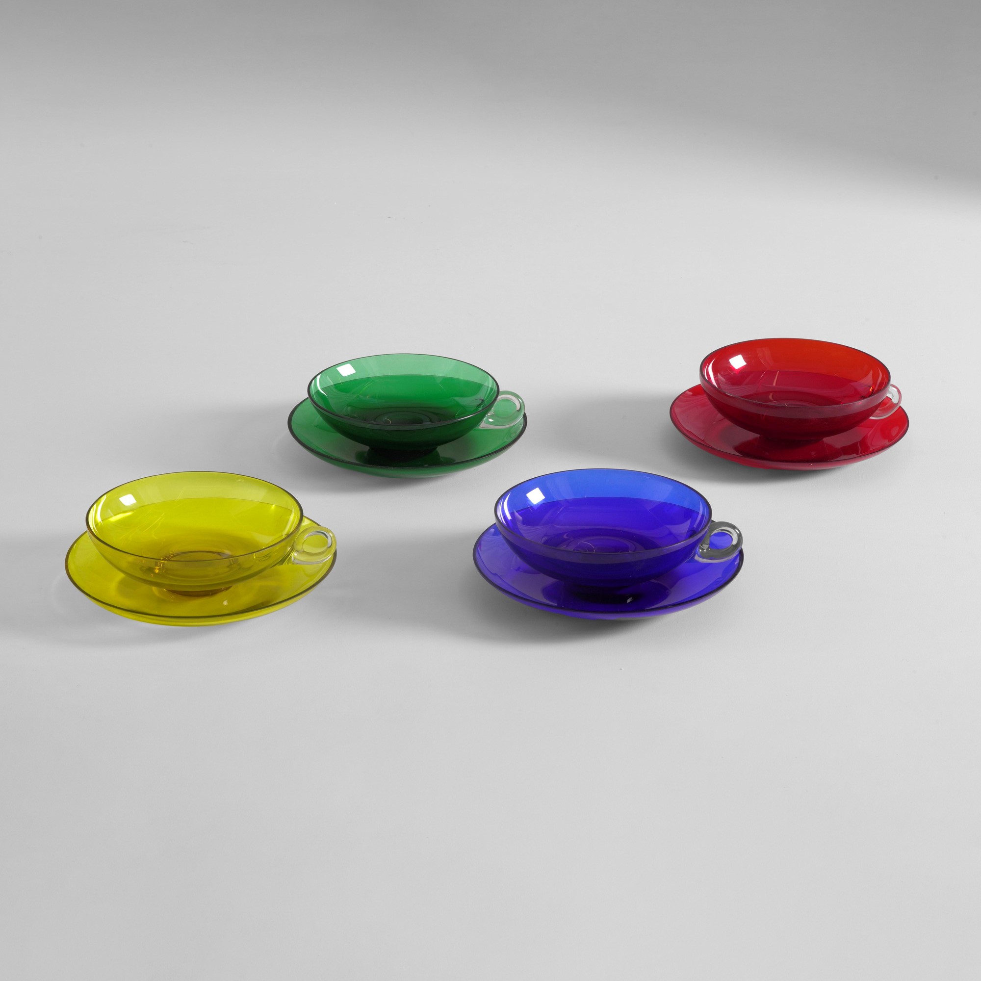 Set di quattro tazze e piattini in vetro di Murano, Italia, circa 1960