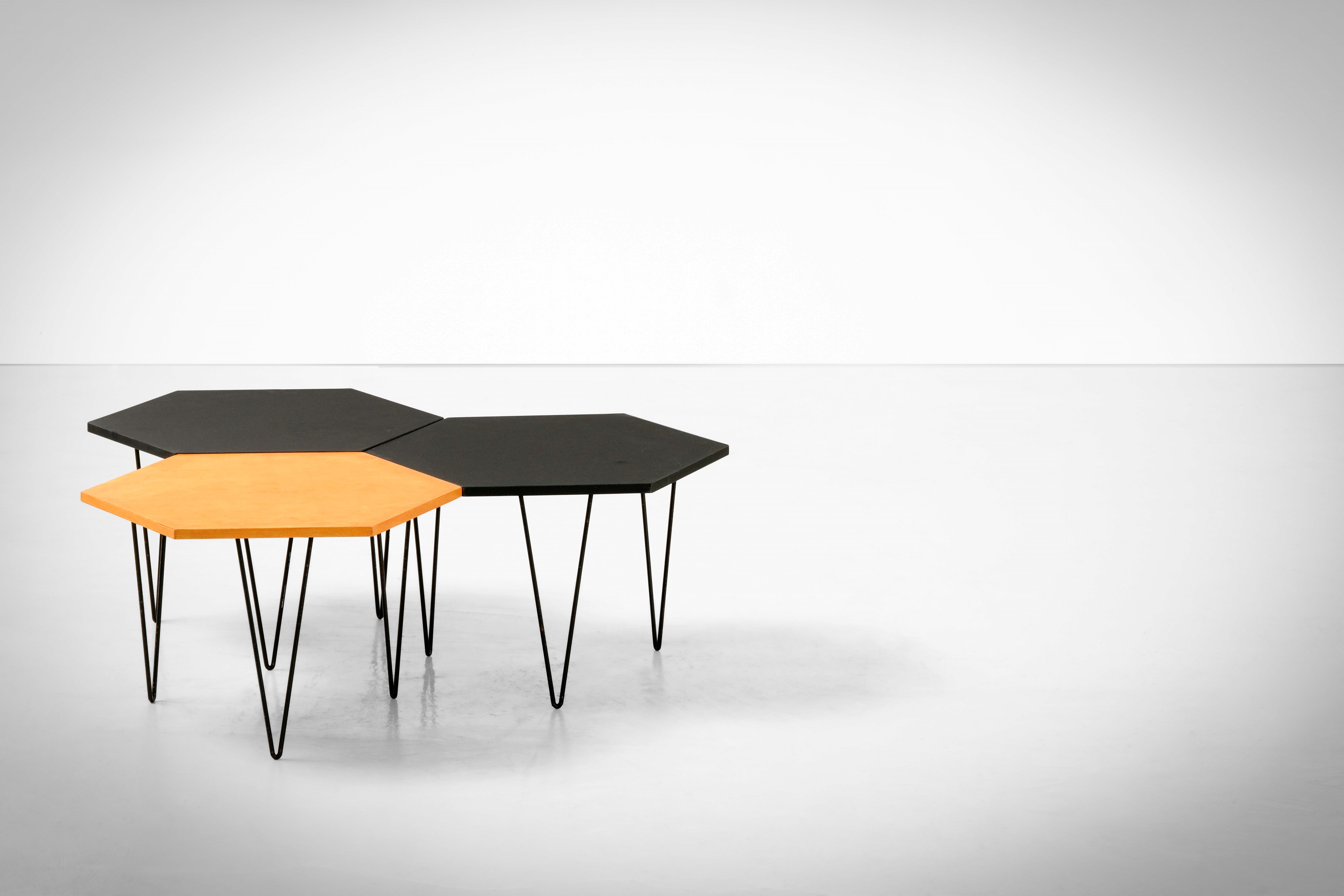 Gio Ponti - Tre tavoli bassi, legno e metallo, Italia, circa 1950