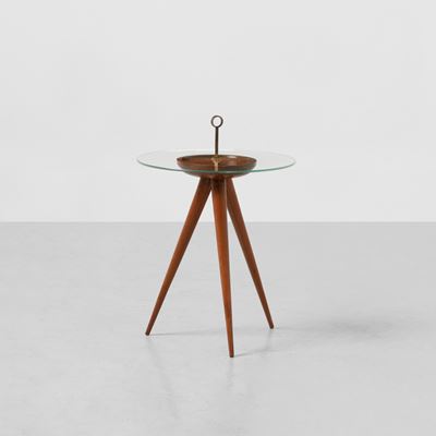 Tavolo occasionale in legno con piano in cristallo e dettagli in ottone