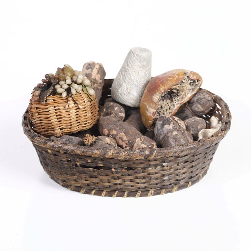 Cesto di salumi, provola e pane. Arte presepiale napoletana del XIX secolo  - Asta Scultura e Oggetti d'Arte - Cambi Casa d'Aste