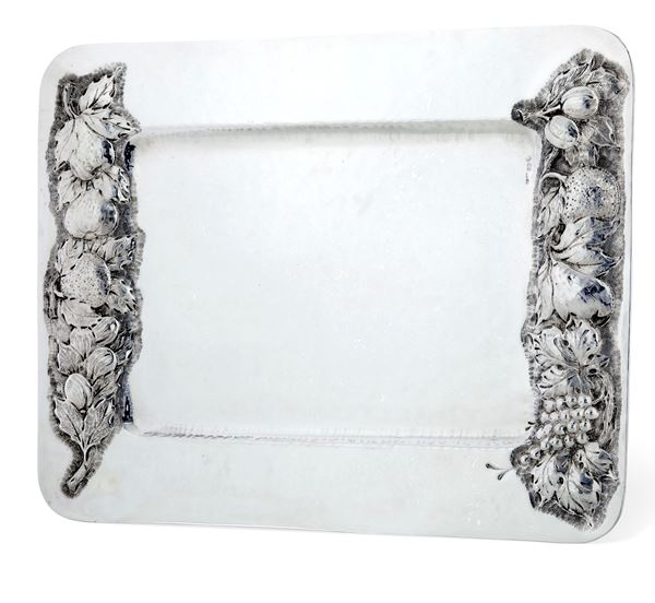 Vassoio. Argenteria italiana del XX secolo, argentiere Fernando Furini, Firenze