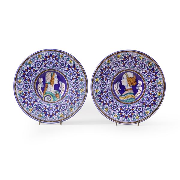 Coppia di piatti.  Faenza, XX secolo.