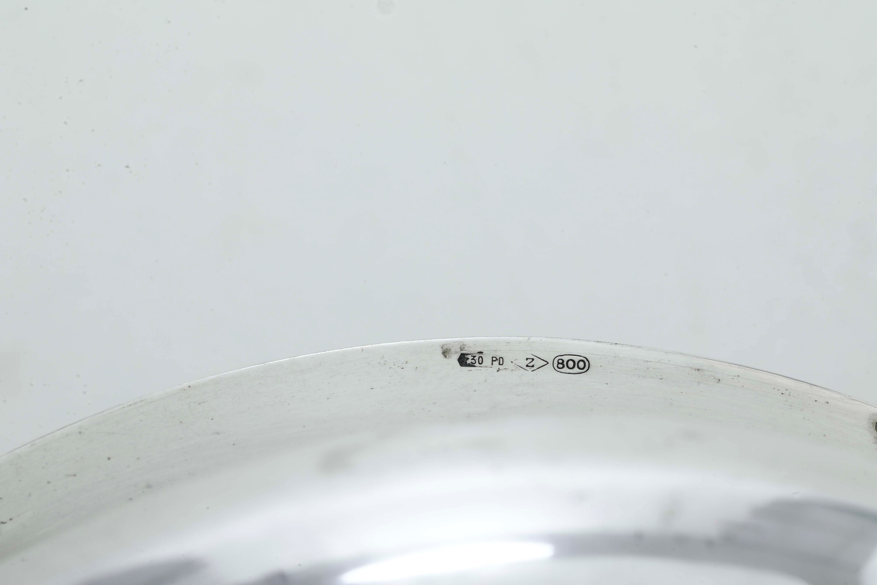 F.lli Zaramella, Ciotola ovale in argenteria veneta, argento fuso e sagomato (XX secolo)