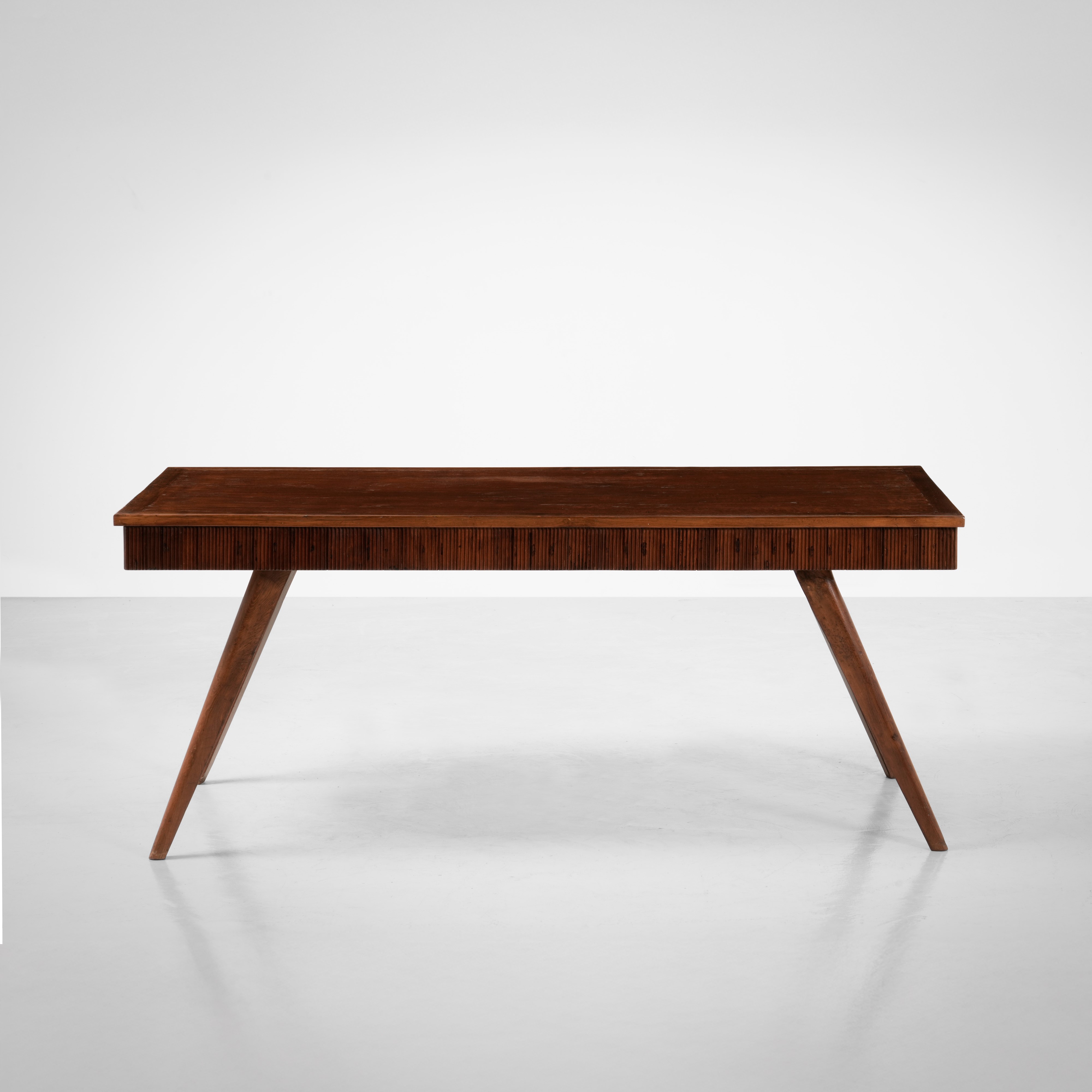 Paolo Buffa - Tavolo in legno con dettagli in ottone