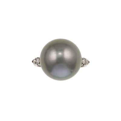 Anello in oro bianco 750/1000 con perla di Tahiti e diamanti