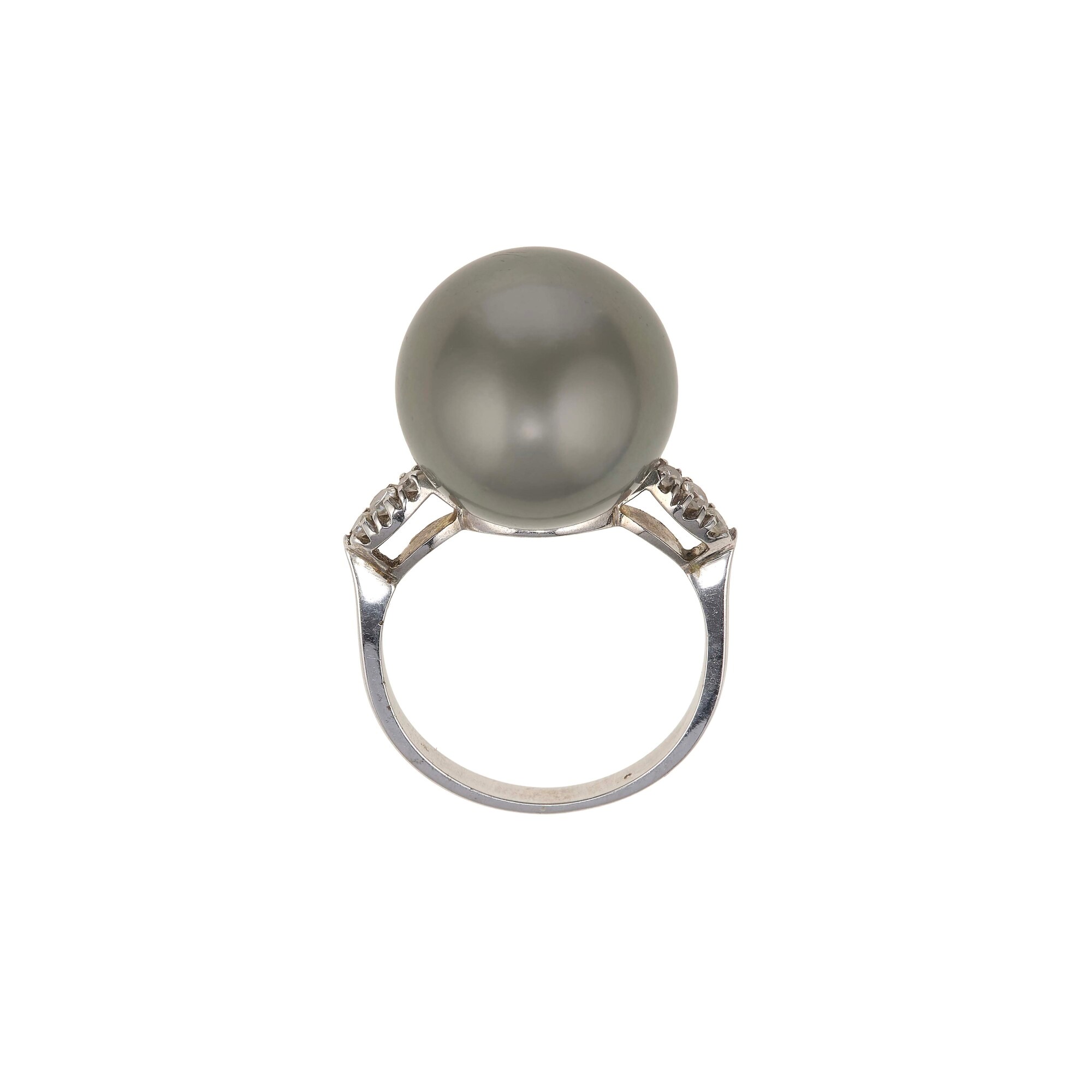 Anello in oro bianco 750/1000 con perla di Tahiti e diamanti