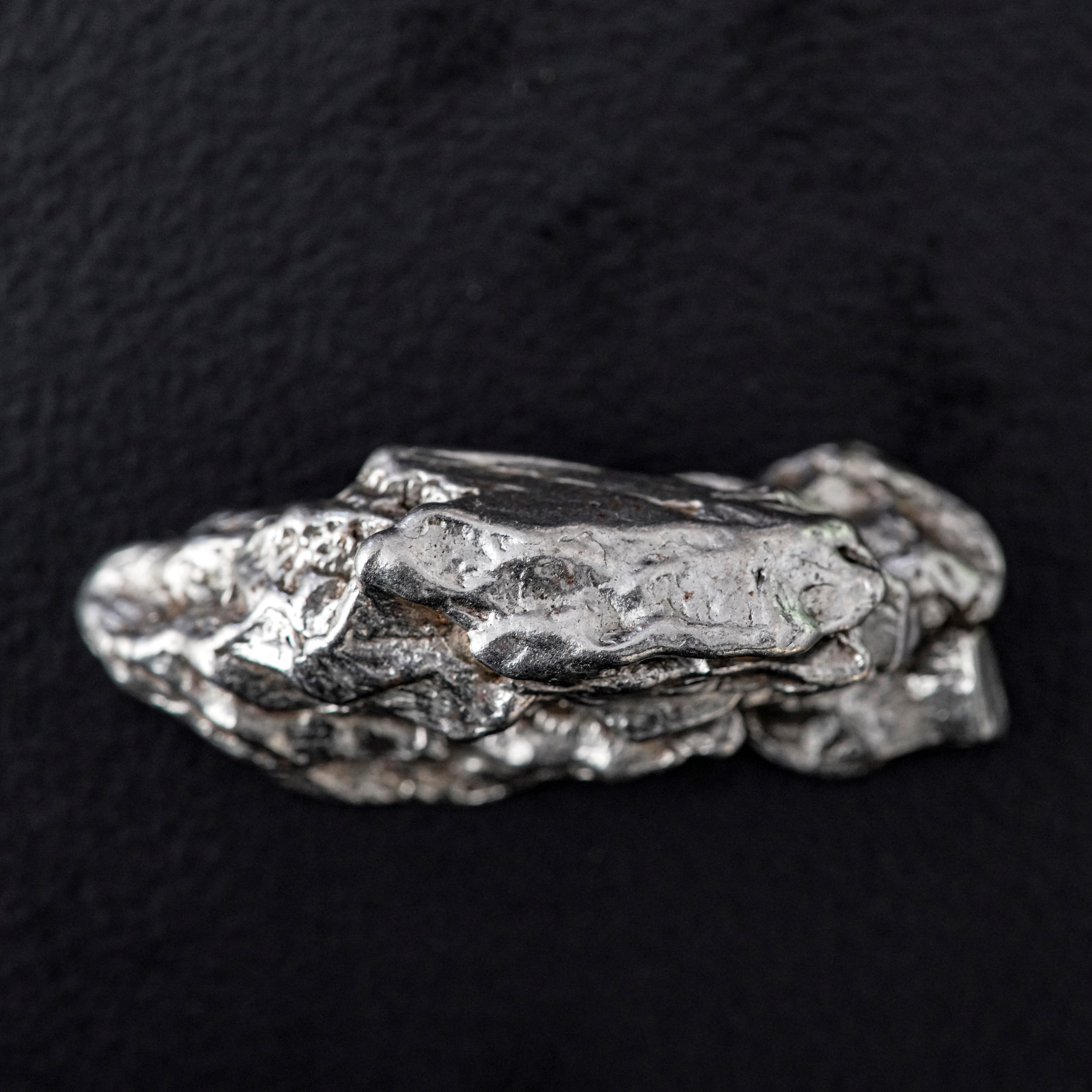 Frammento di Meteorite 'Campo del Cielo', ferroso, dimensioni 3,5 x 1 cm, Argentina, ca. 4800 ann...