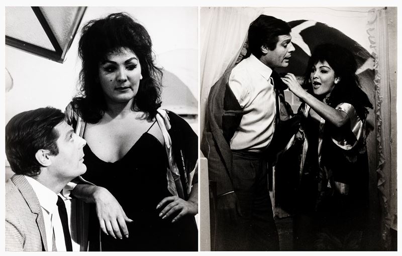 lotto di due fotografie Moira Orfei e Marcello Mastroianni, scena tratta dal film "Casanova ‘70"