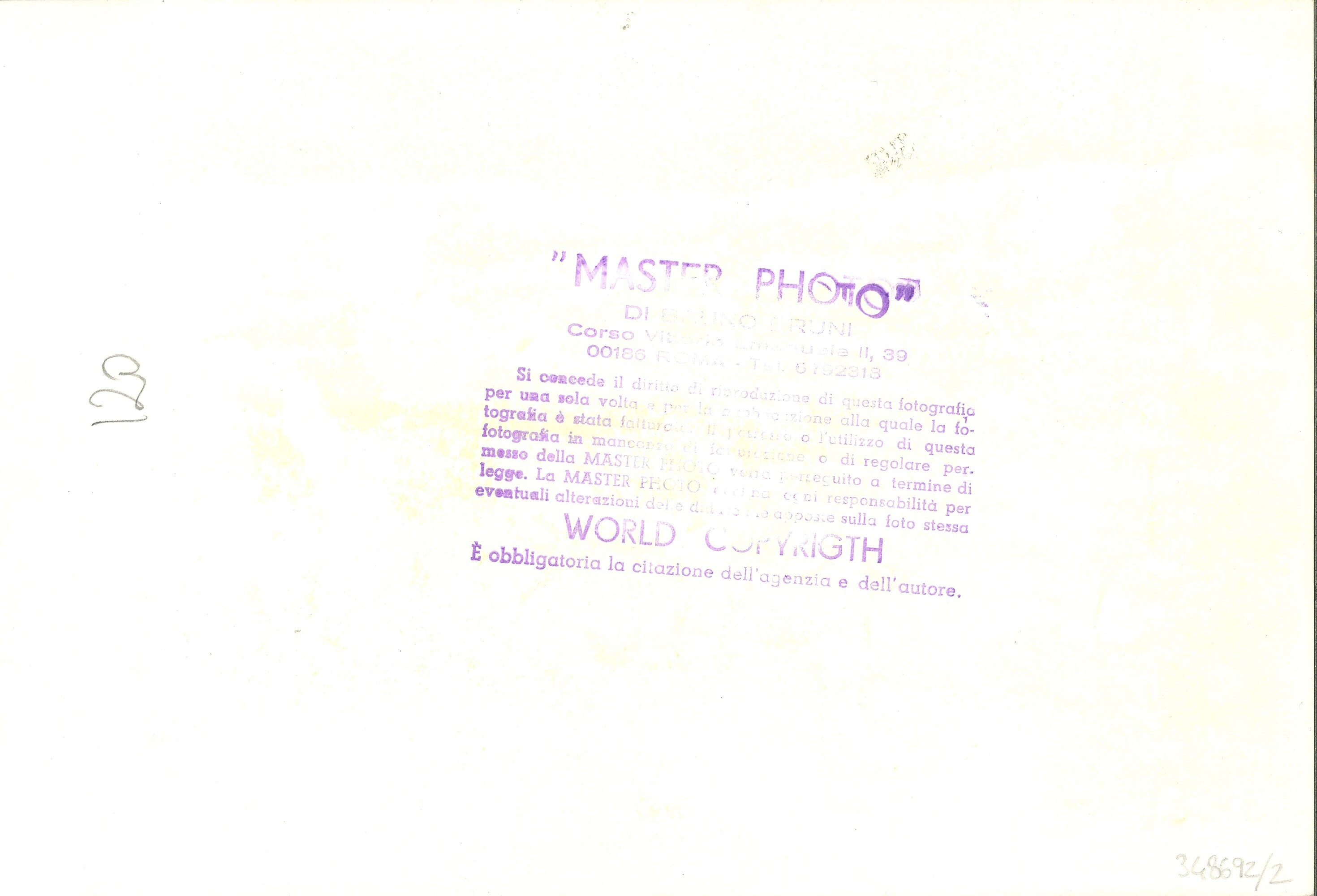 lotto di due fotografie Senza titolo (Giacomo Manzù nel suo studio)