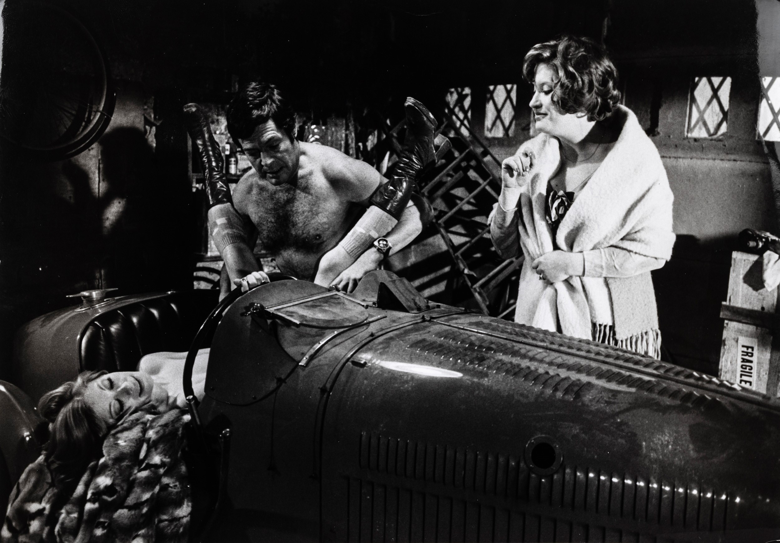 lotto di cinque fotografie Senza titolo, scene dal film “La grande abbuffata”