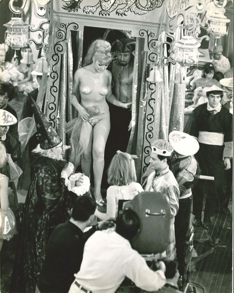 lotto di due fotografie Senza titolo (Ballo da Vittorio De Sica)