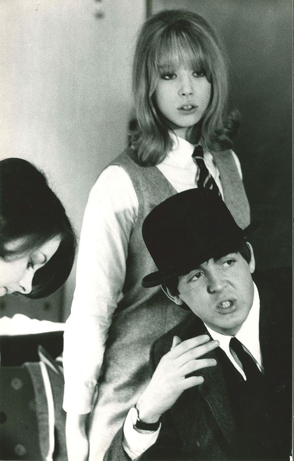 Max Scheler - Paul McCartney e Pattie Boyd, durante le riprese di "A Hard Day’s Night"