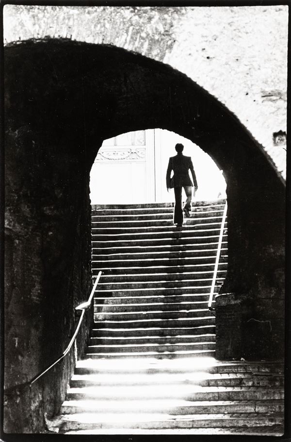 Senza titolo (Uomo su scalinata)