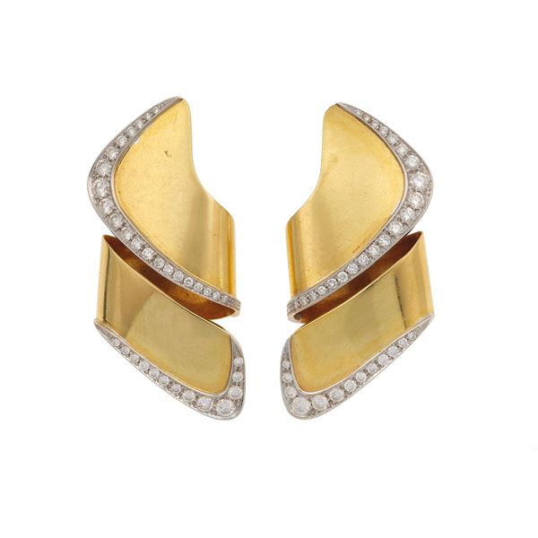 Scavia. Orecchini con diamanti