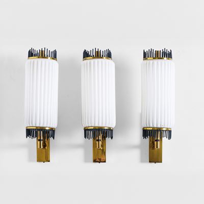 Lampade a parete in ottone e vetro opalino, Italia, circa 1960