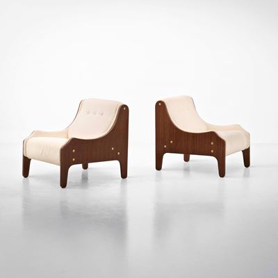 Due poltrone mod. Milord, legno impiallacciato e tessuto