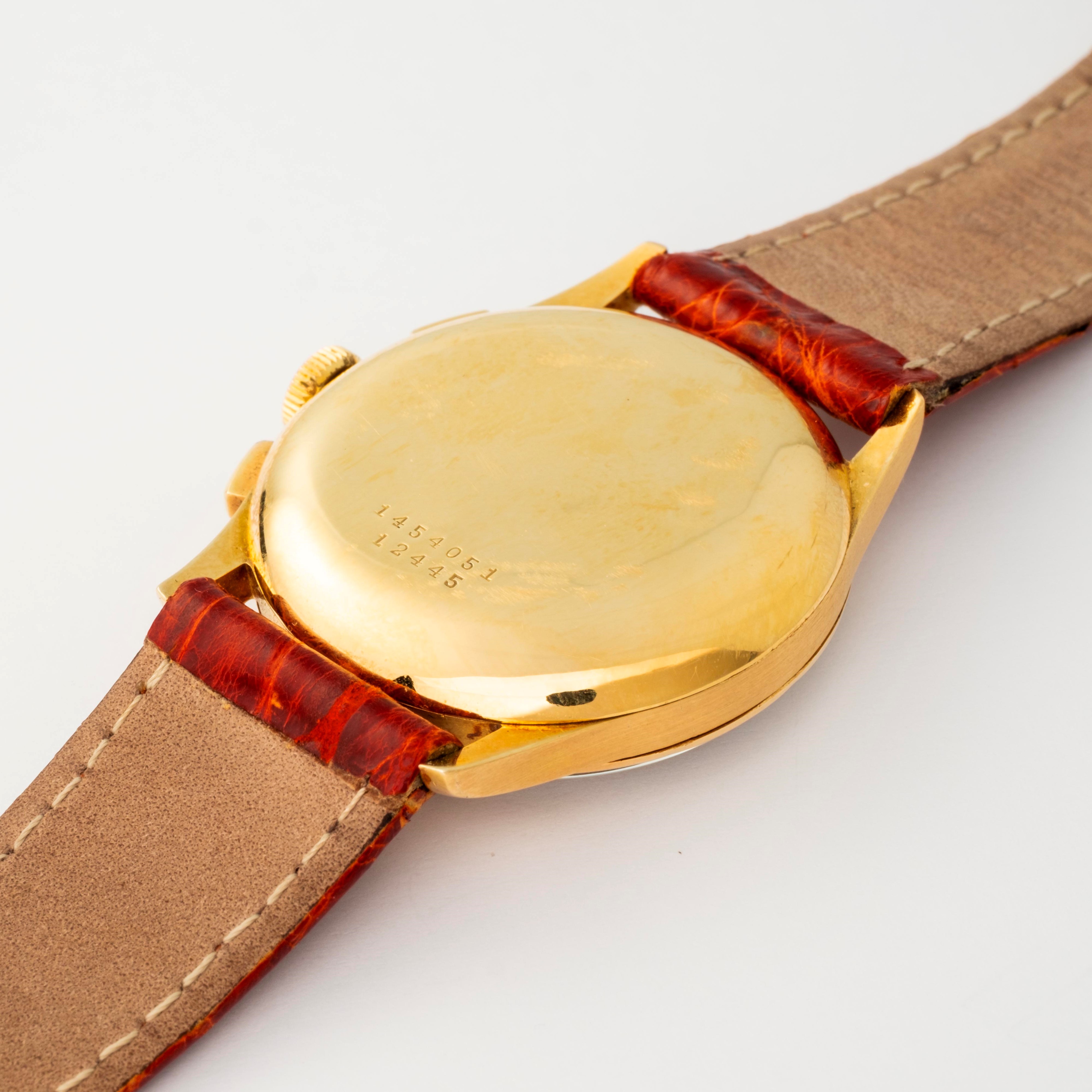 Universal Genève - Cronografo Uni-compax in oro giallo 18k con quadrante argentato, circa 1940