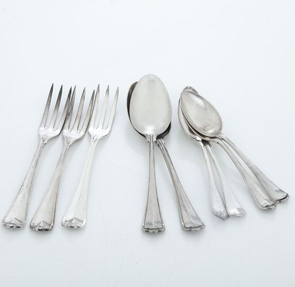 Insieme di posate diverse in argento. Varie argenteria italiane del XX secolo