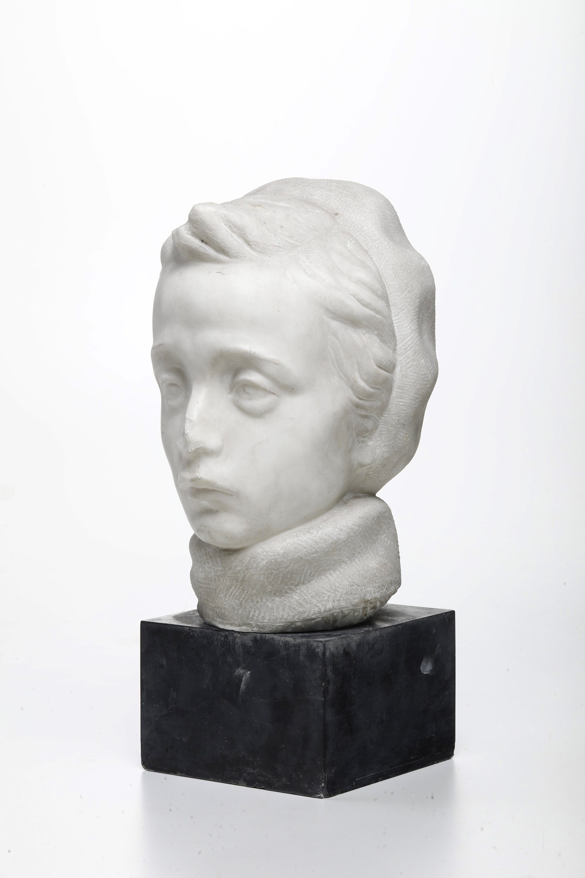 Angelo Frattini - Testa femminile in marmo bianco