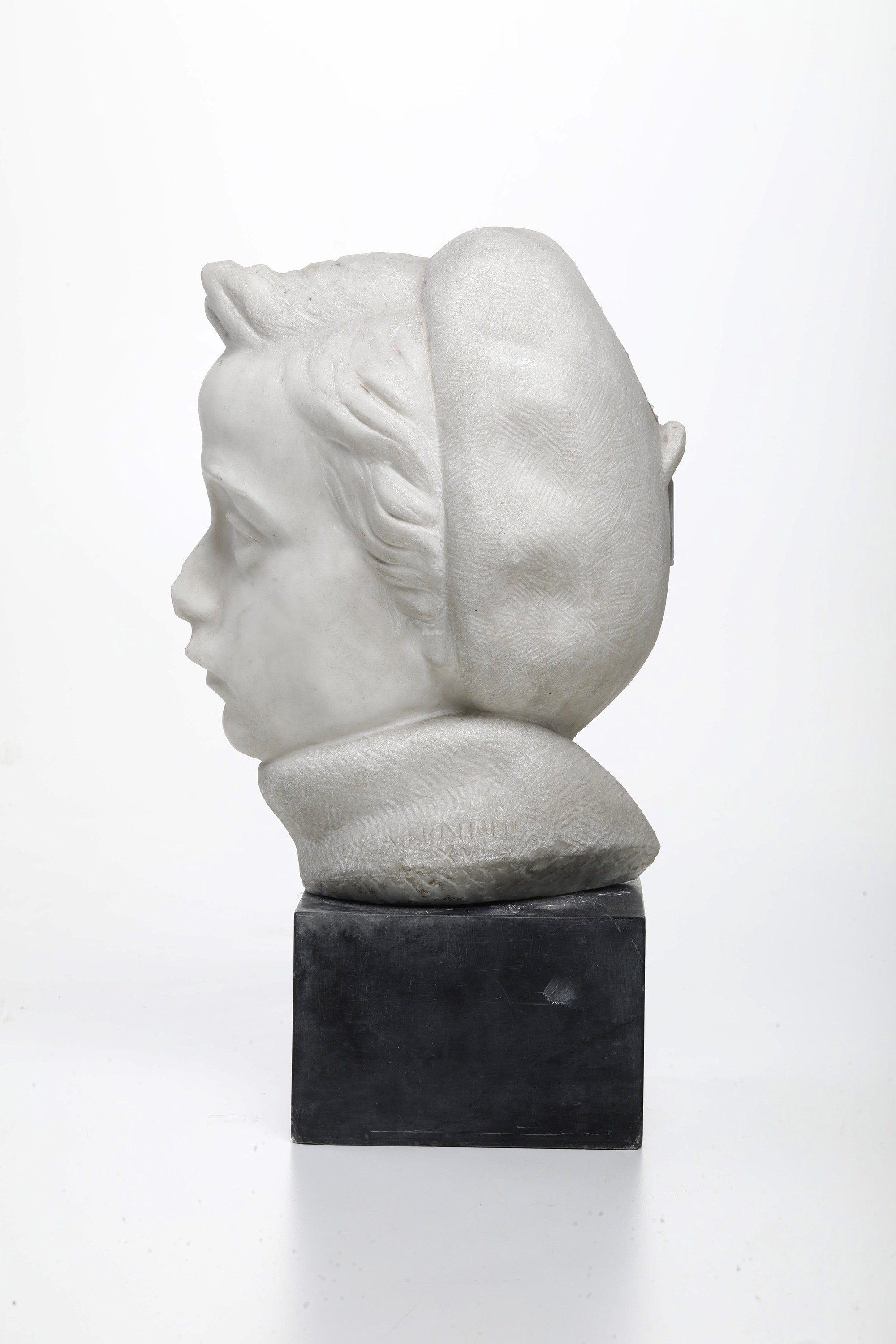 Angelo Frattini - Testa femminile in marmo bianco