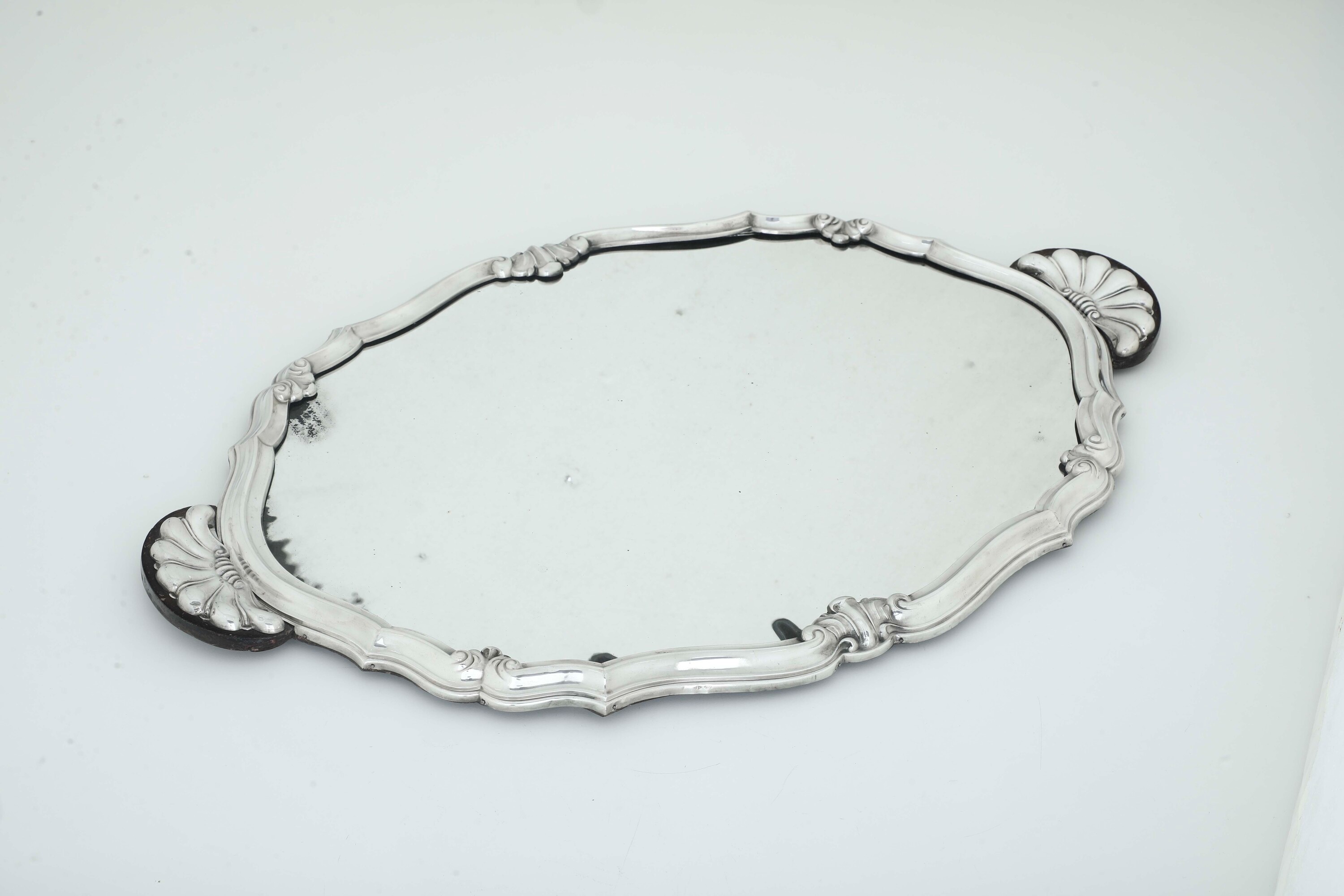 Présentoir a Specchio con Cornice Modanata. Argenteria Italiana del XX Secolo, Argentiere Castaud...