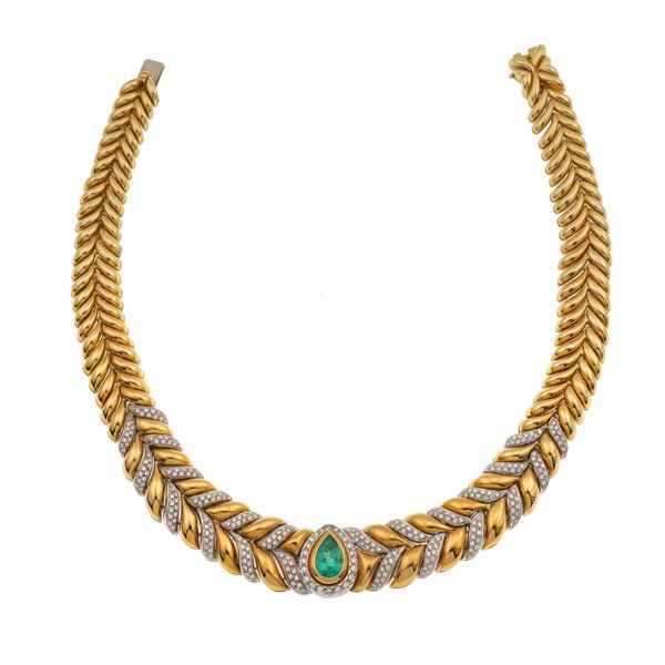 Girocollo con smeraldo Colombia, taglio goccia, di ct 3.70 circa e diamanti taglio brillante
