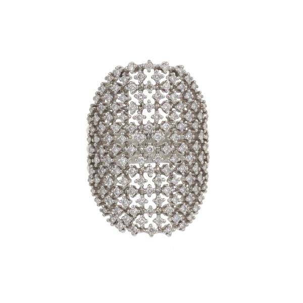 Anello con piccoli diamanti