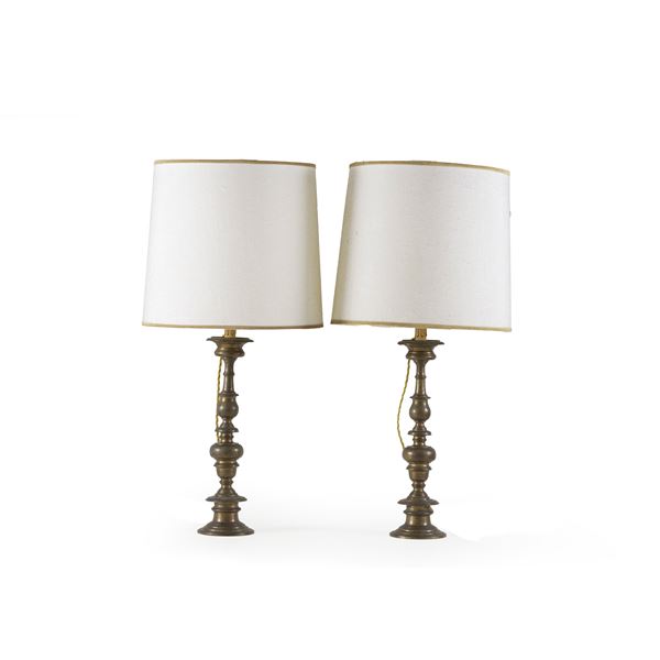 Coppia di torcere in metallo