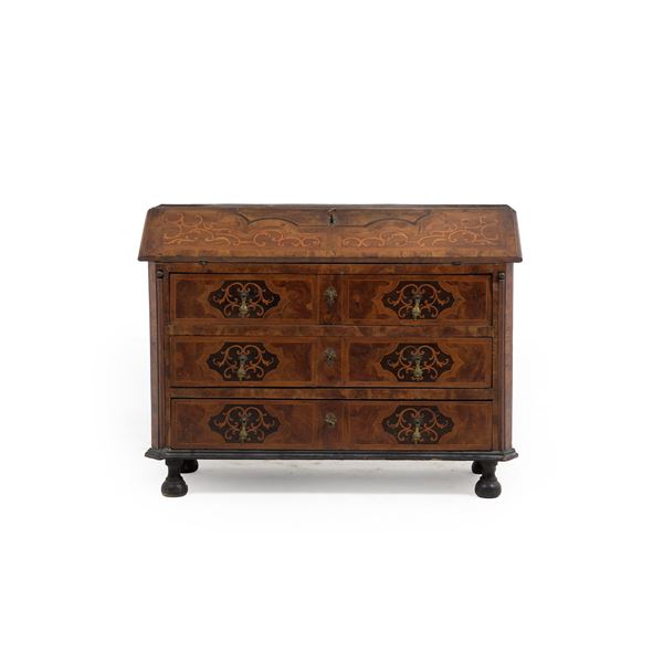 Ribalta lastronata e intarsiata. XIX secolo