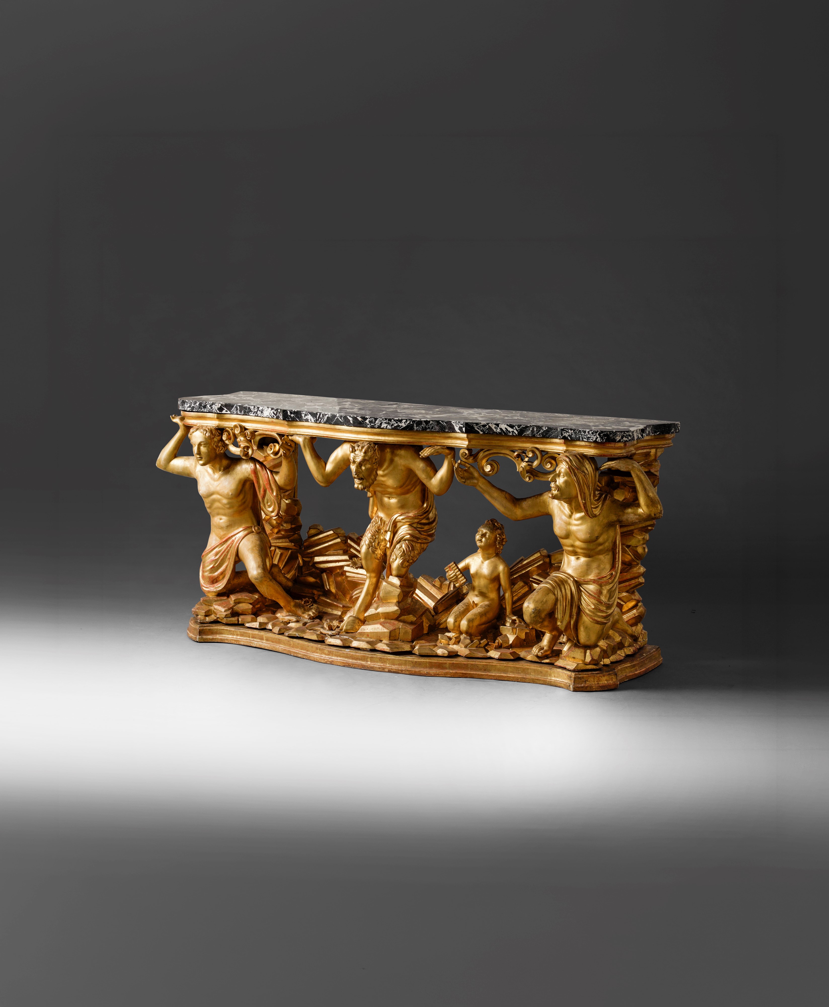 Monumentale mobile da parata, piano lastronato in marmo d’Aquitania (Roma, XIX secolo)