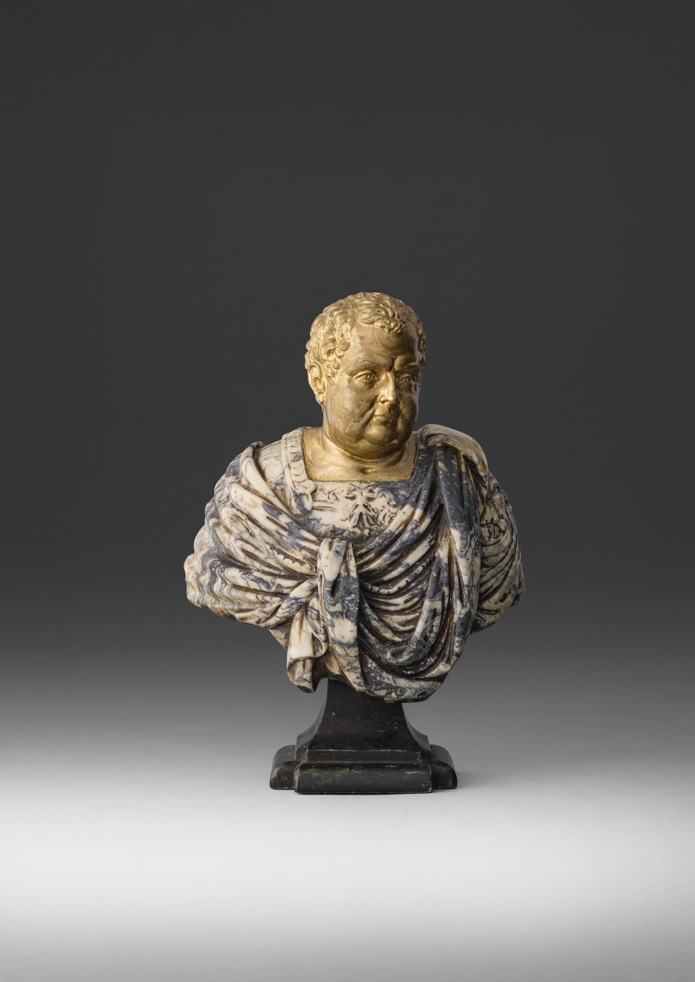 Busto dell’imperatore Vitellio, breccia colorata con testa in alabastro dipinto