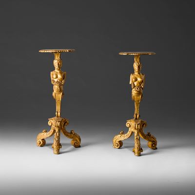 Coppia di guéridons, XVIII secolo, legno intagliato e dorato