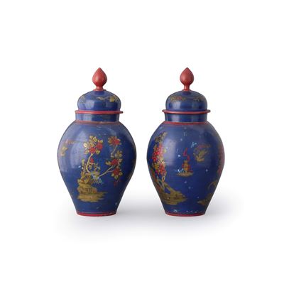Coppia di potiches a chinoiseries, terracotta decorata, Europa, XX secolo