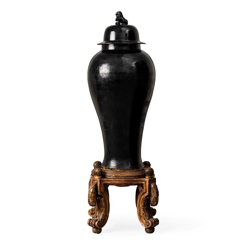 Grande vaso con coperchio in porcellana. Cina XIX secolo  - Auction Italian Mansions - Cambi Casa d'Aste