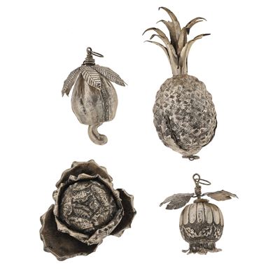 Cusi, Lotto composto da quattro oggetti decorativi in argento 800