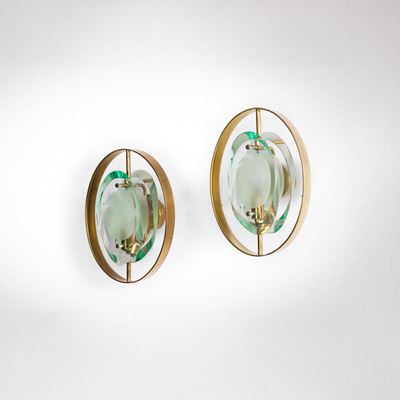 Due lampade a parete mod. 2240, ottone e cristallo