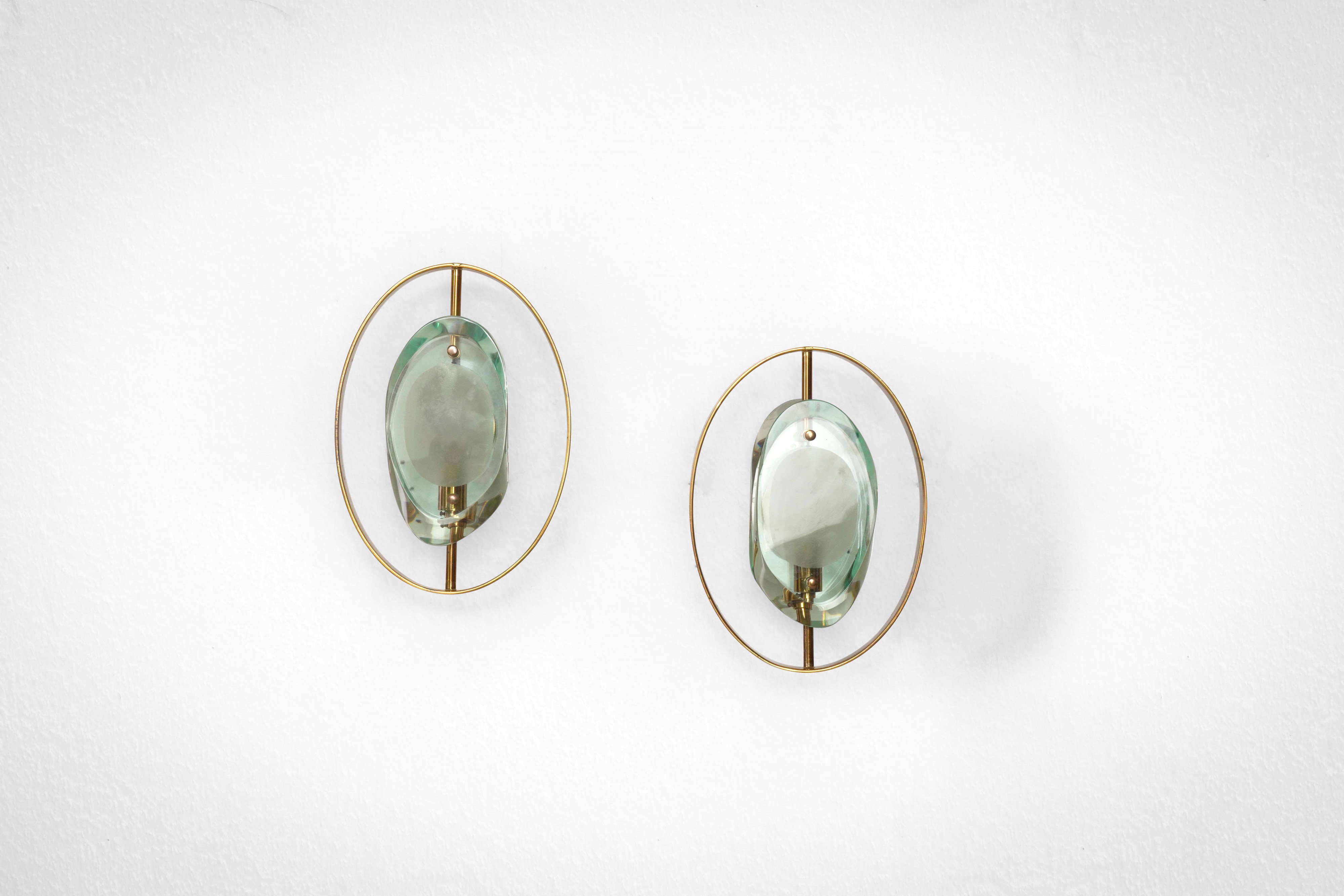Max Ingrand - Due lampade a parete mod. 2240, ottone e cristallo