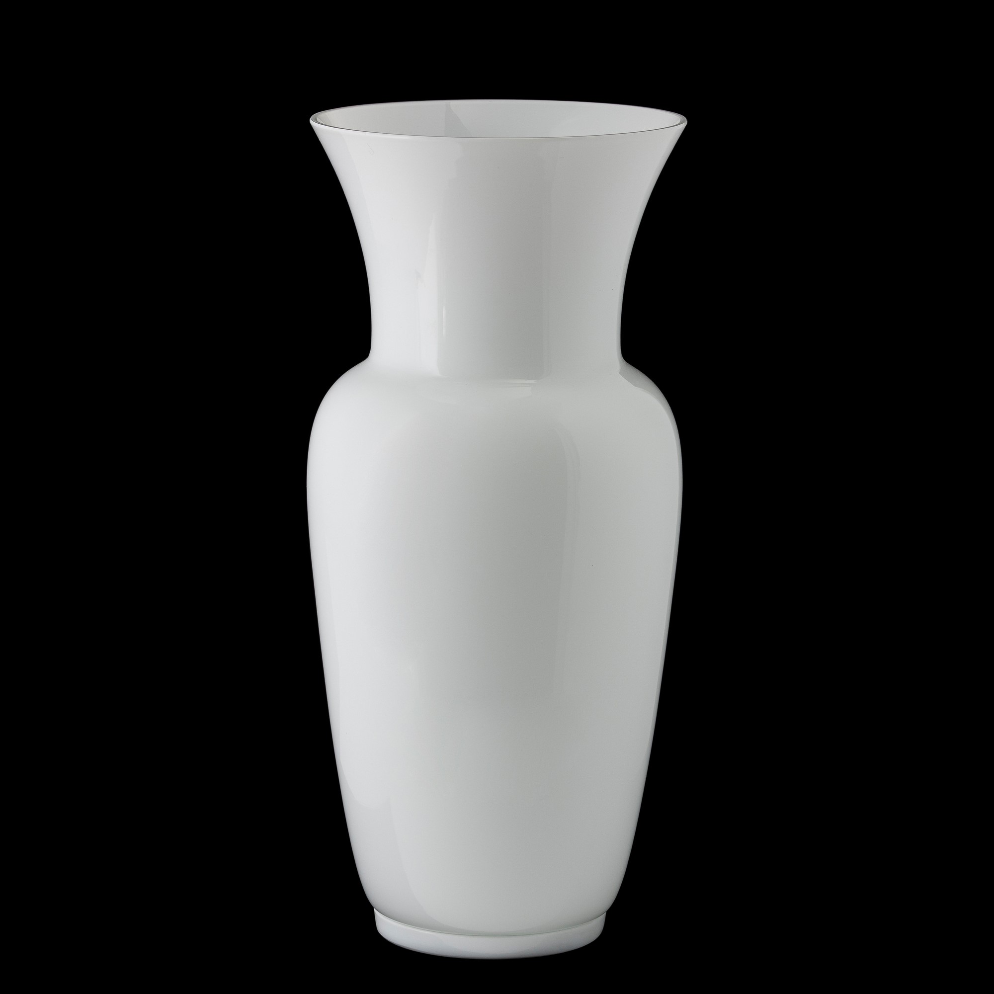 Venini, Vaso a balaustro “Opalini” in vetro soffiato lattimo, Murano 1993