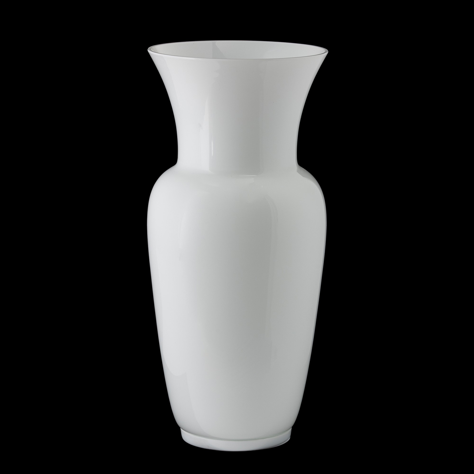 Venini, Vaso a balaustro “Opalini” in vetro soffiato lattimo, Murano 1993